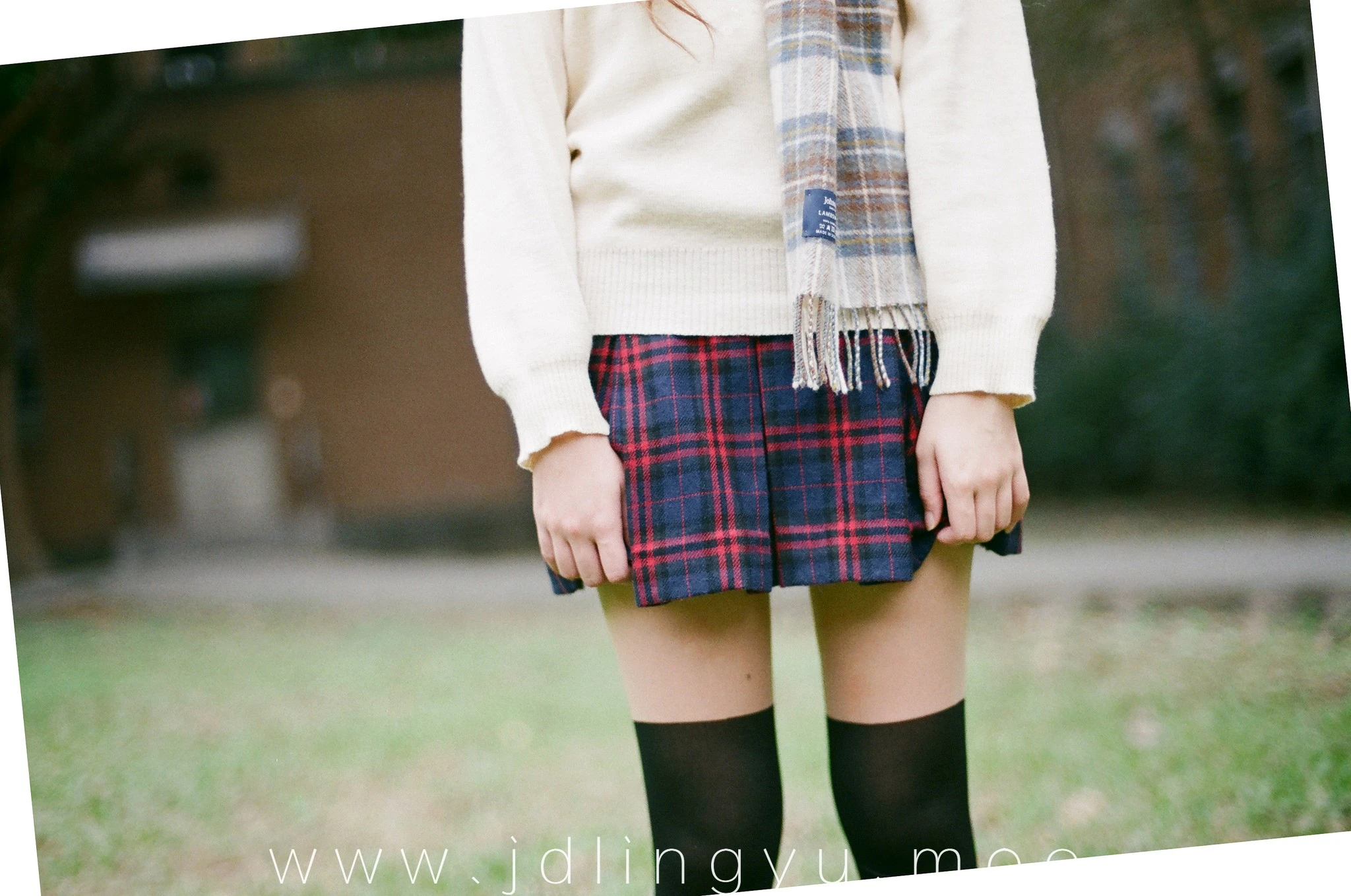 2017-01-06_23-55-29_11_28_2024