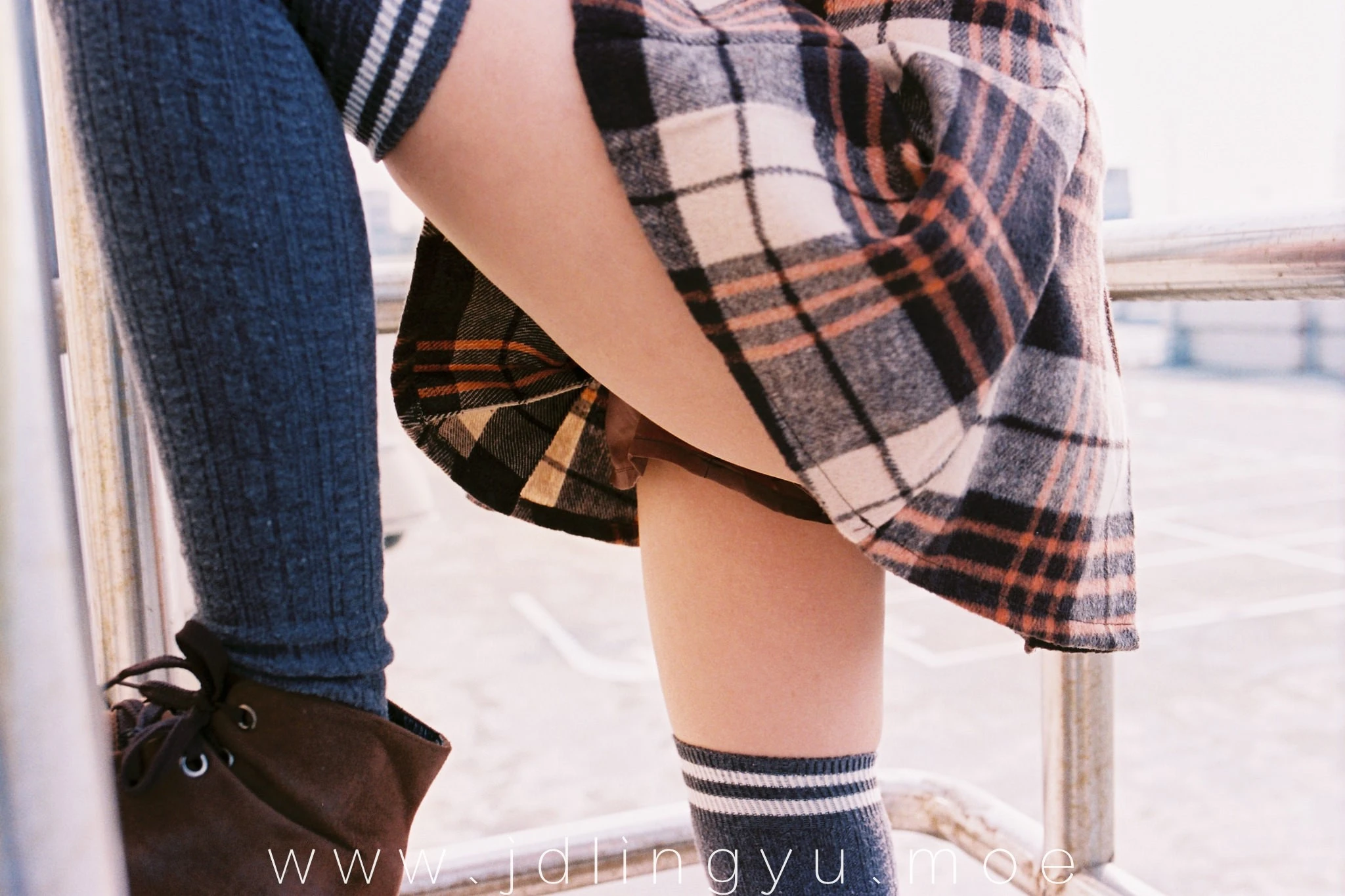 2017-01-06_23-56-16_11_28_2024