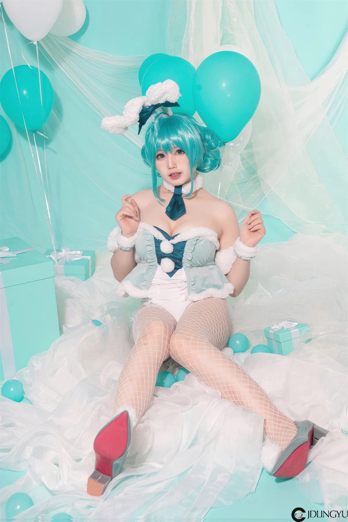 初音白兔 (29)_01_01_2025