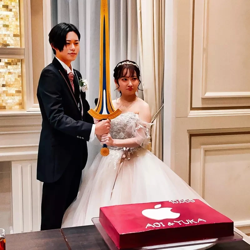 《COSPLAY同好的婚礼》握起誓约胜利之剑斩断氪金业障 来宾化身圆桌骑士共同见证