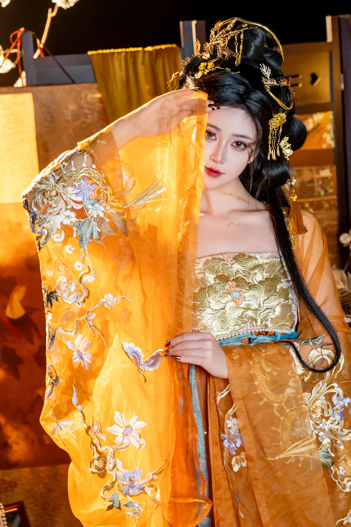 年年Nnian – 金蛇贺岁