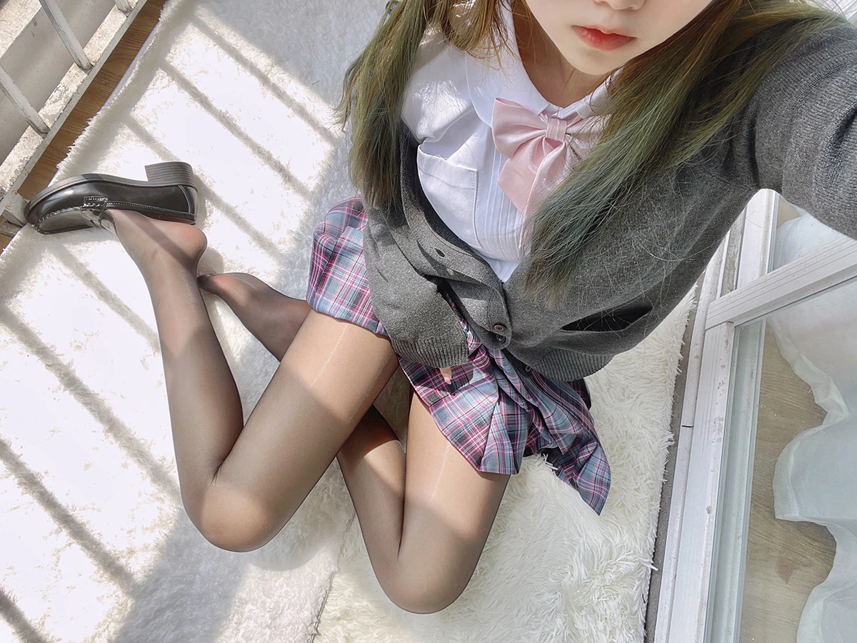 eloise软软 – JK黑丝