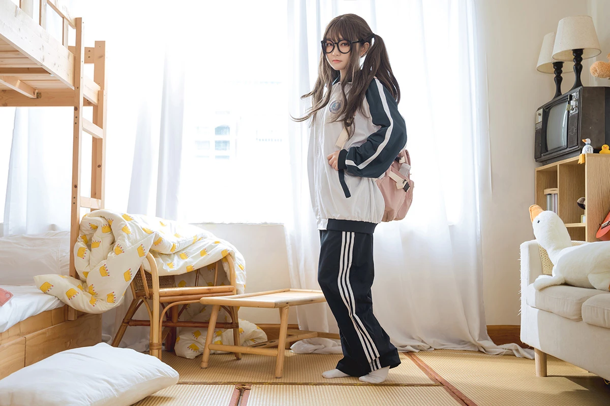 神沢永莉 – 家庭作业