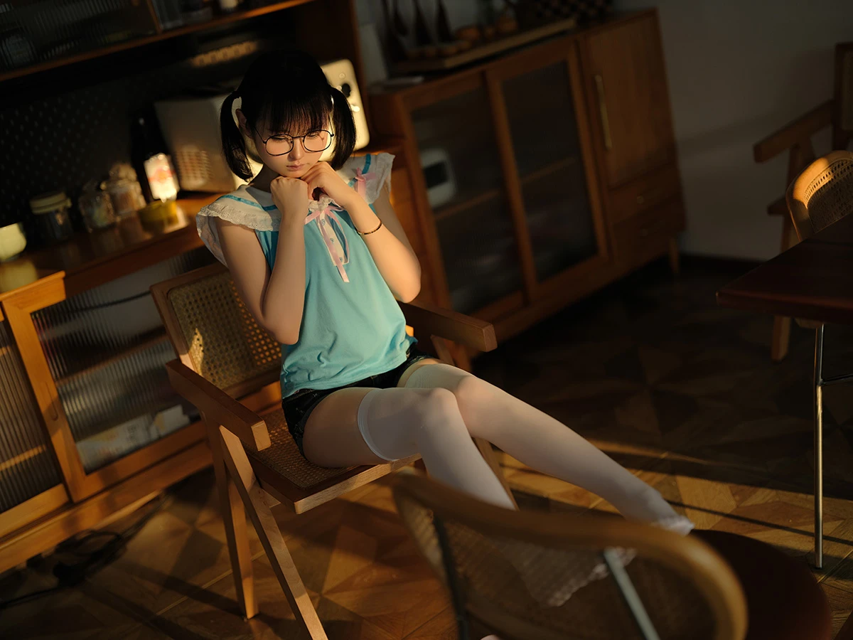 幼水铃衣 – 你的电子女友