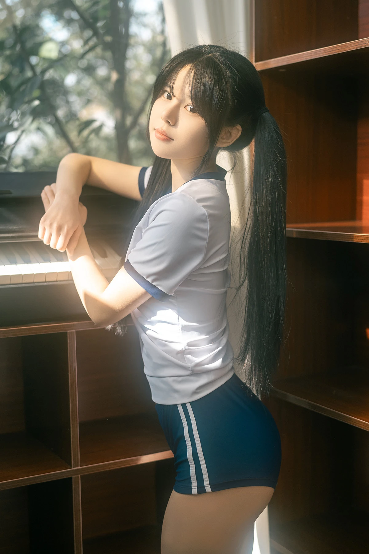 rua阮阮 – 春の更衣室-体操服