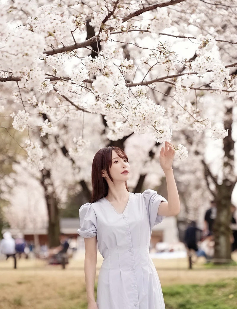 GnINm2KaMAABUJq_04_29_2025