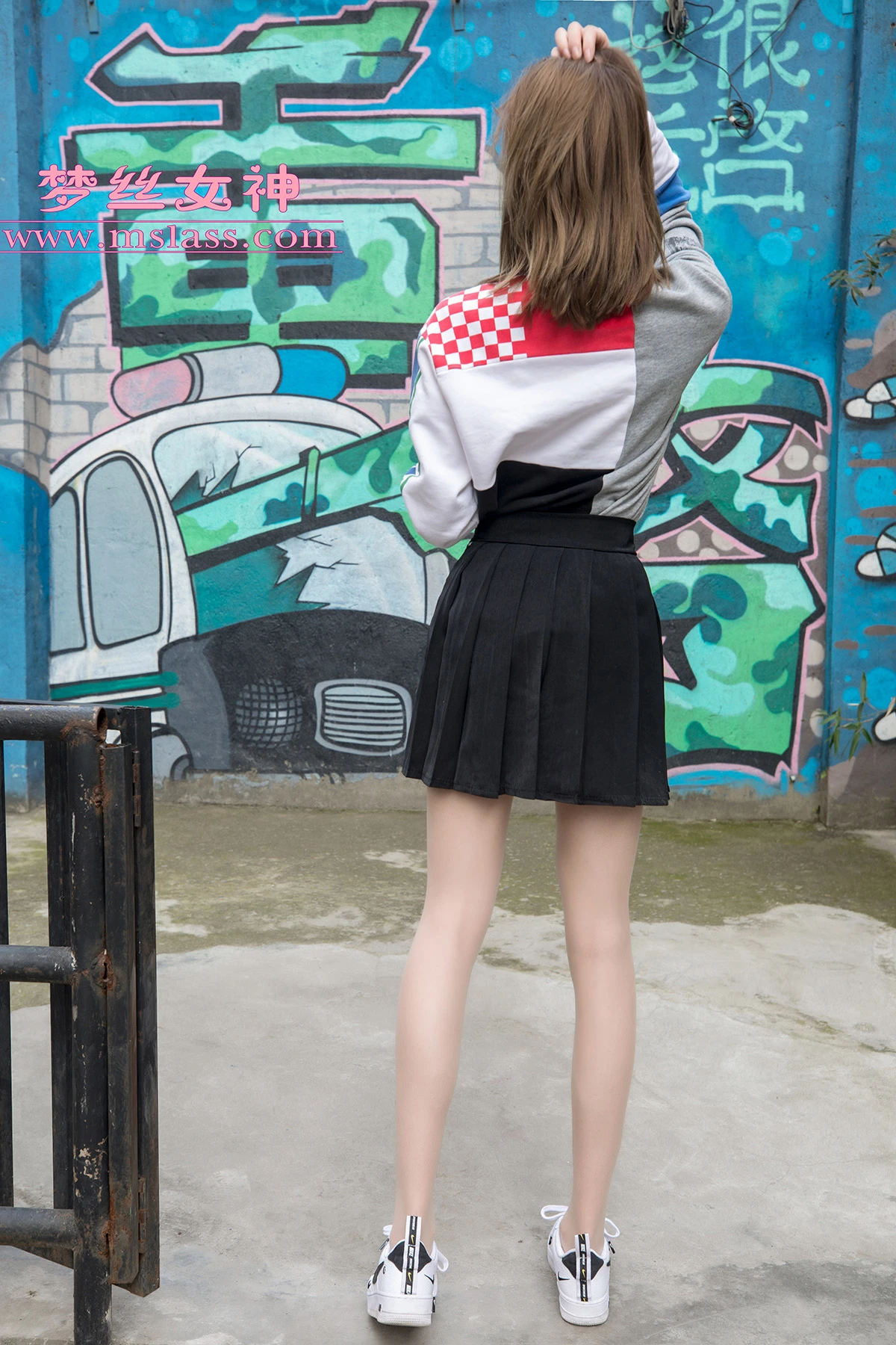 [MSLASS]梦丝女神 – 苏沐 笔直细腿