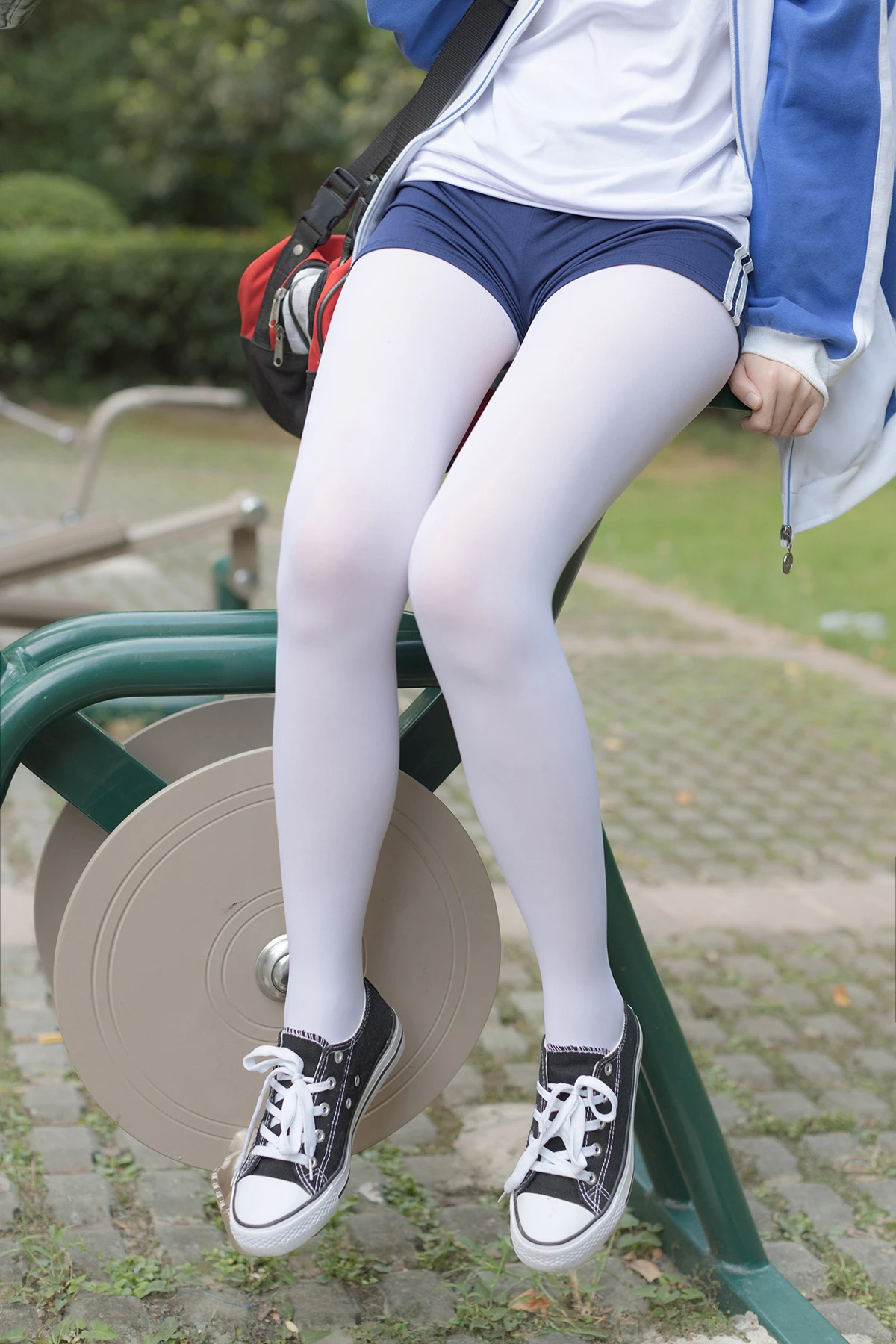 [森萝财团] 無料005 白丝体操服运动少女