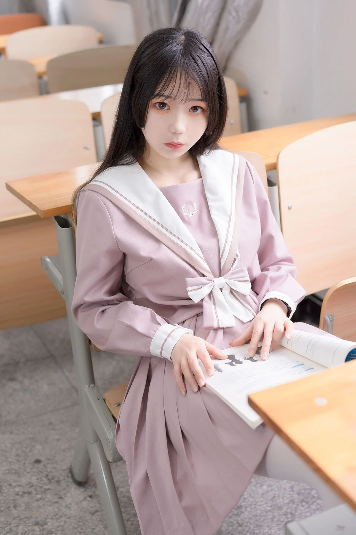 [七奈写真馆] 半度度度喵 粉色JK小姐姐