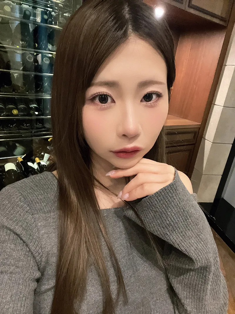 少了刘海、依旧超可爱!人气女优 葵伊吹(葵いぶき) 一改过往发型,罕见公开 “露额头” 自拍