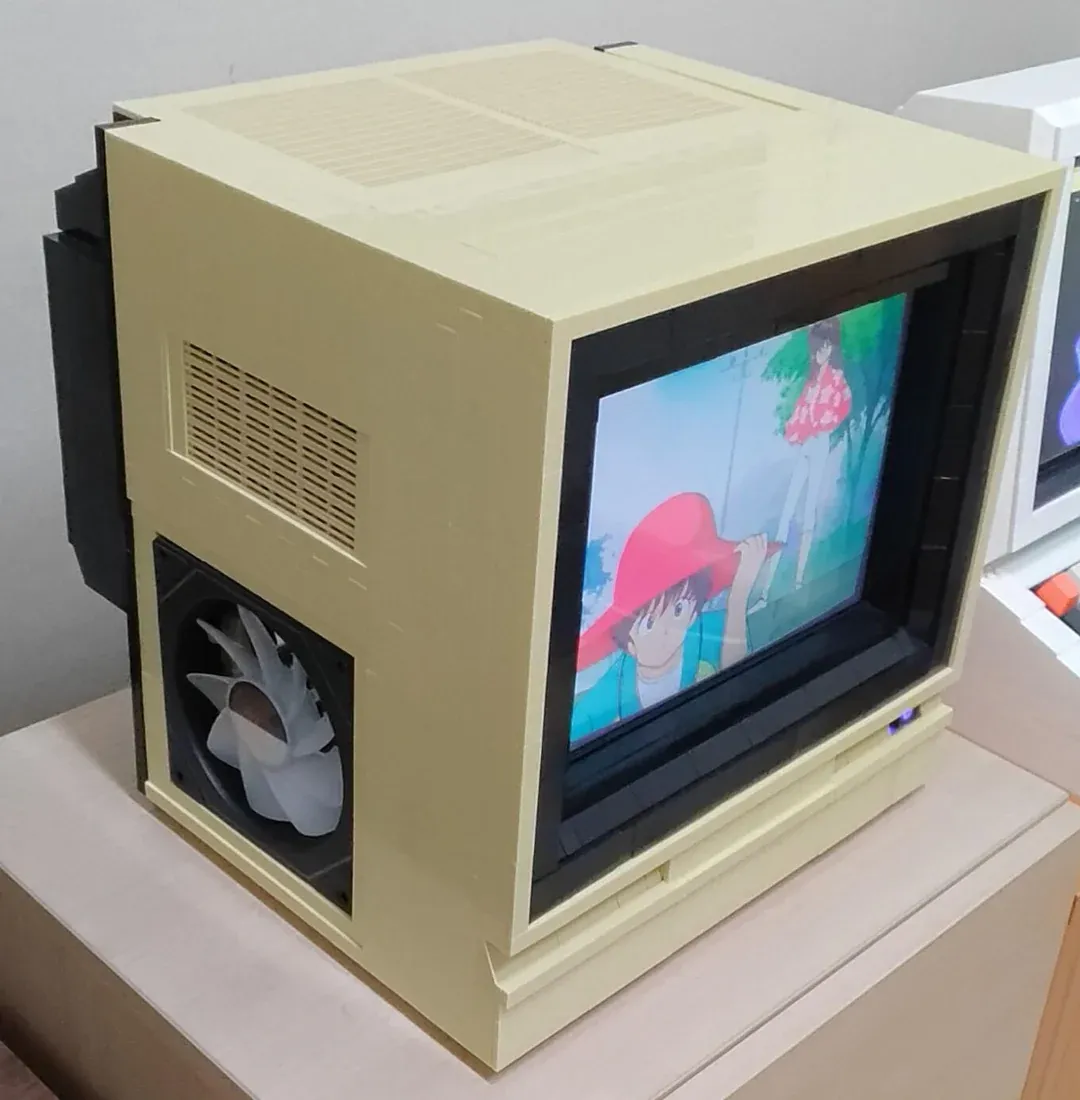 网友用乐高组出打造出怀旧风PC电脑!成本超低!