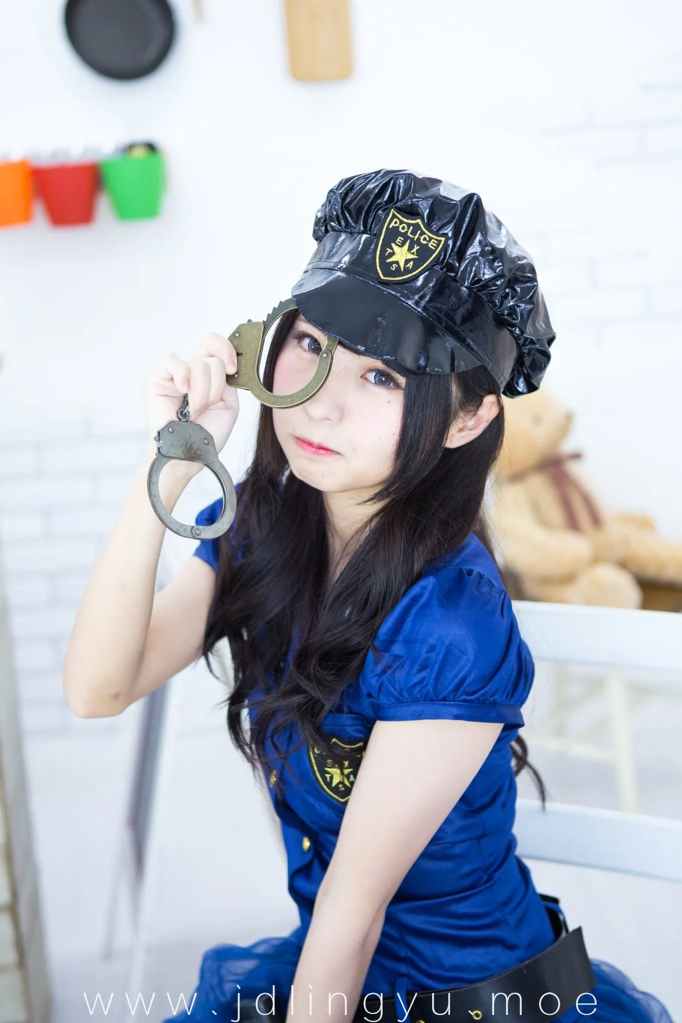 2017-03-05_23-17-32_10_26_2025