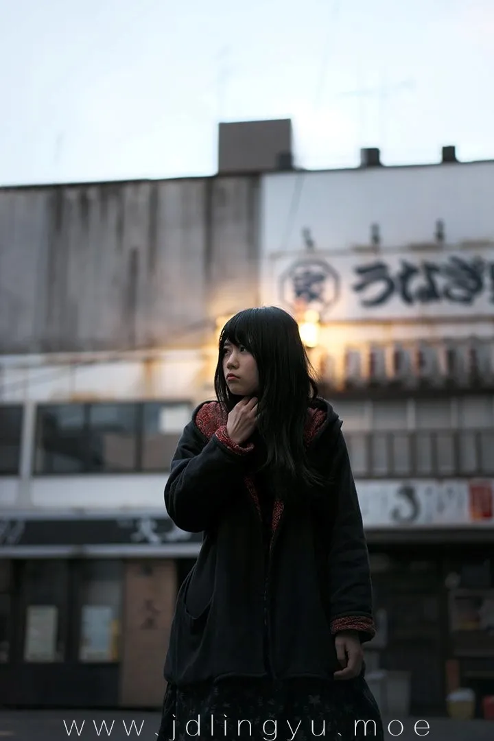 2017-03-12_21-25-22_10_28_2025