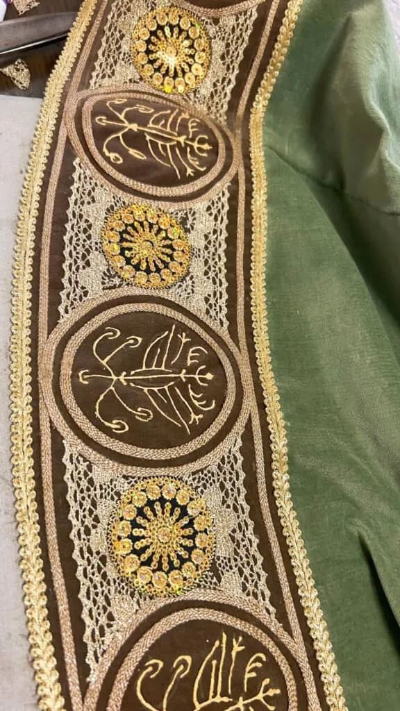 日本Coser手工制作还原《艾尔登法环》菈雅服装精致度超群 网赞爆:这刺绣细节太神了…