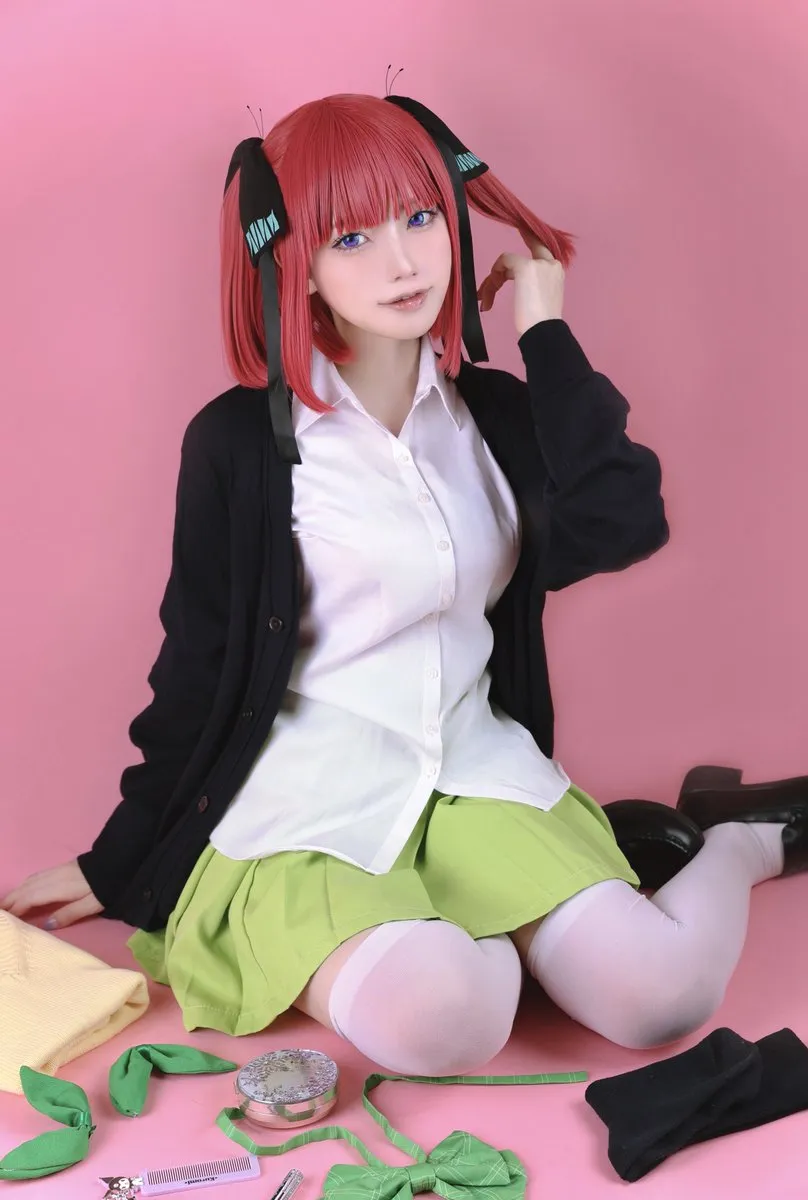 Coser赤濑明里一人扮演《五等分的新娘》中野五姐妹 绝美还原获粉丝大好评