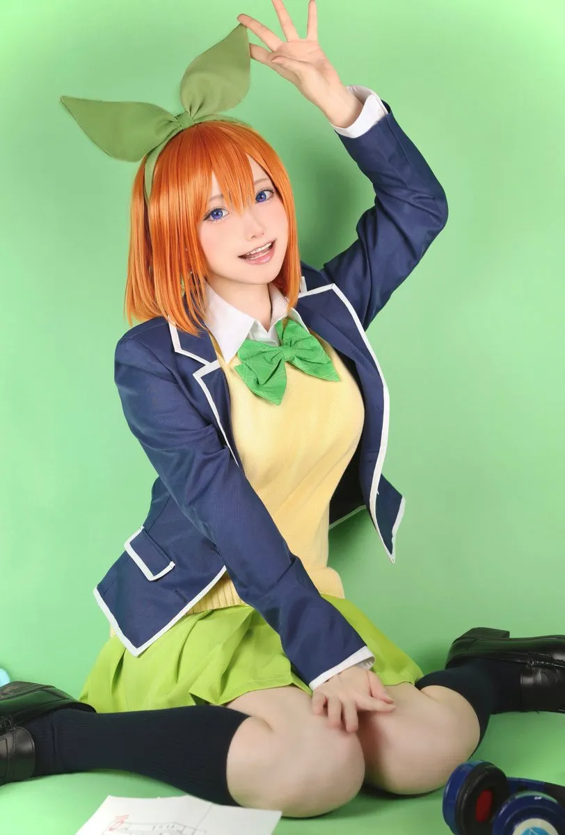 Coser赤濑明里一人扮演《五等分的新娘》中野五姐妹 绝美还原获粉丝大好评