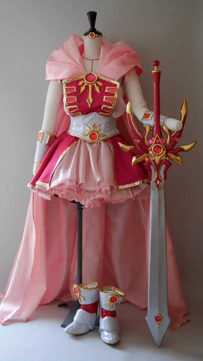 Cosplay服装制作达人打造《魔法骑士雷阿斯》战斗装扮 网友赞 : 回忆跟质感都满分!