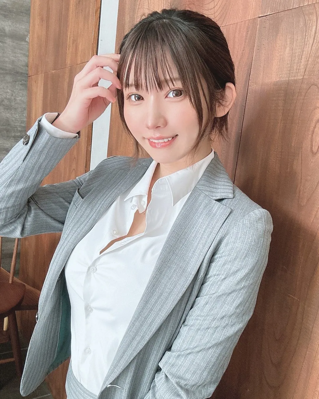 不愧是专业的…!?Coser“えなこ”打扮成“江户川柯南”还原度极高让网友震惊“怎么变小了?”