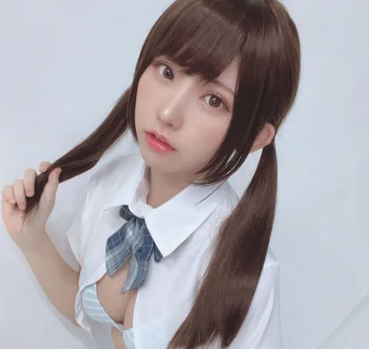 えなこ(Enako)被爆与职业选手けんき同居两年 伊织萌：“我们曾经那炽热的夜晚…”