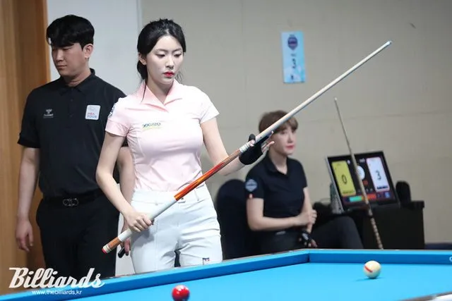 气质纯美颜！韩国台球选手《郑秀彬 정수빈》拿起球杆魅力超越一般人！