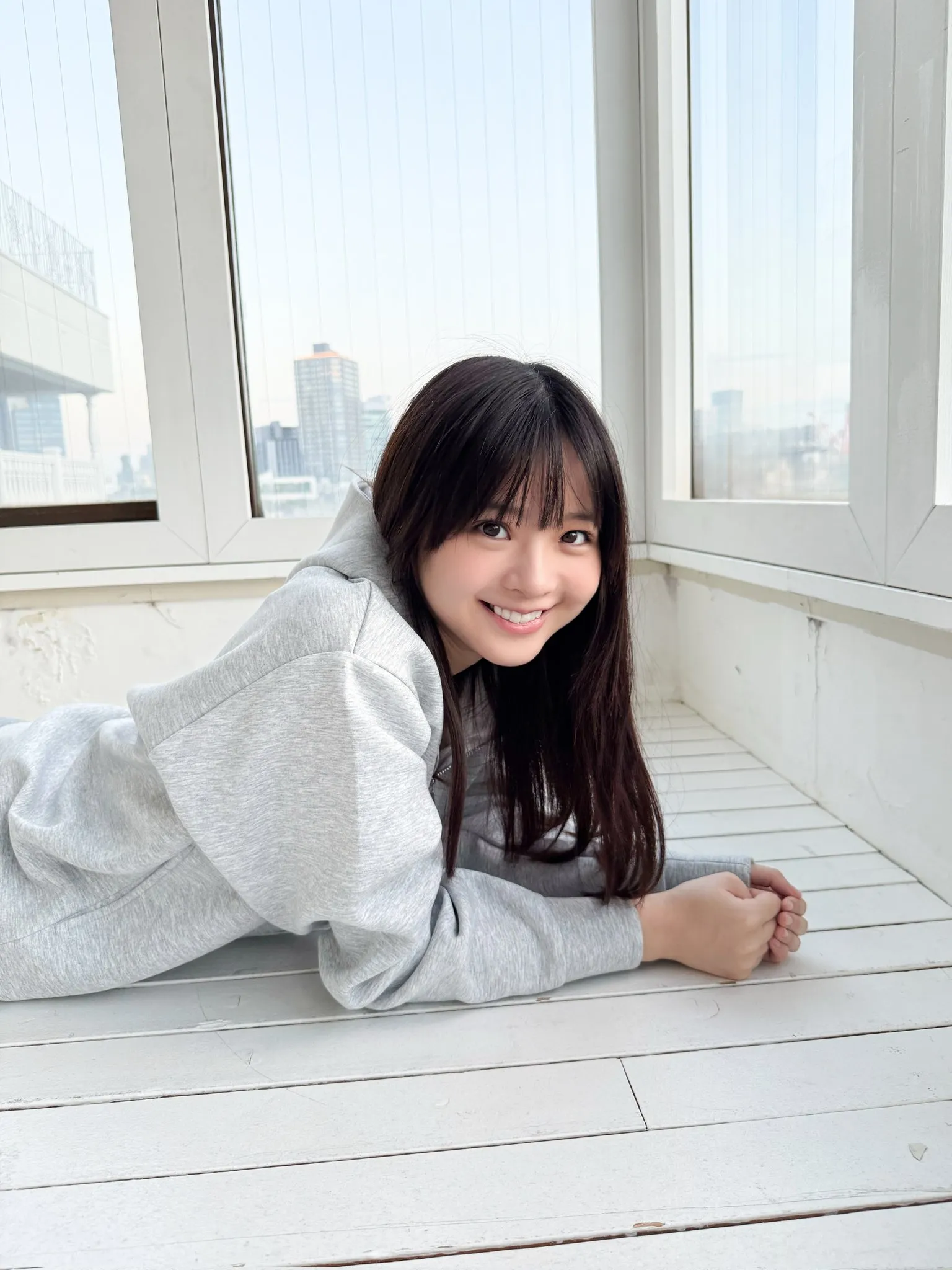 “謎の美少女”井上もも