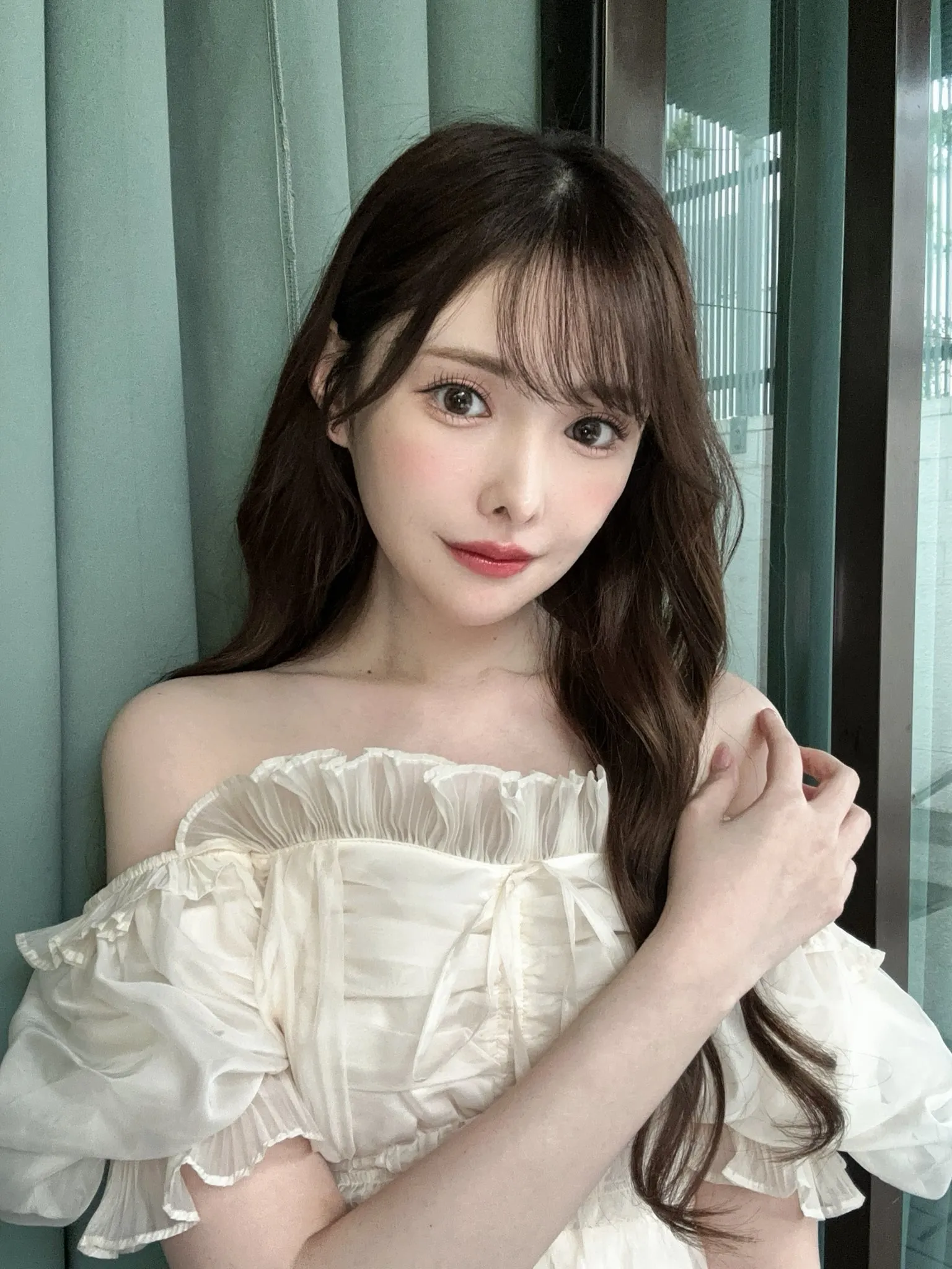 GQ-BaOxbgAAnugd_12_18_2025