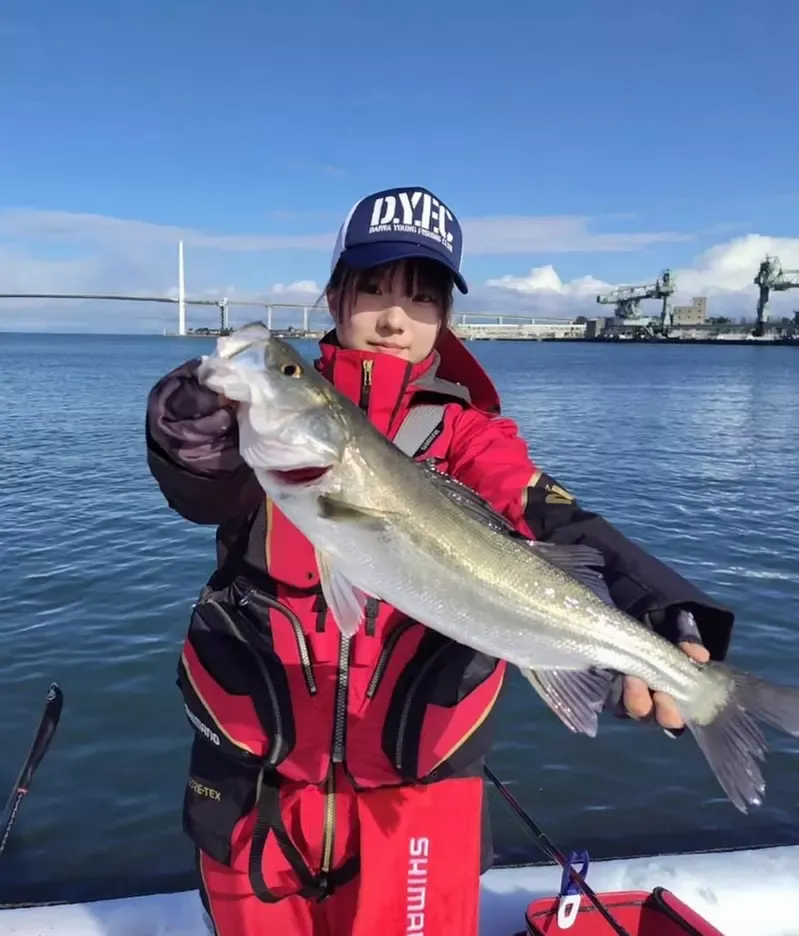 以为是男孩结果是钓鱼美少女的《aoi酱》6年前后的对比照获得160万网友的惊叹