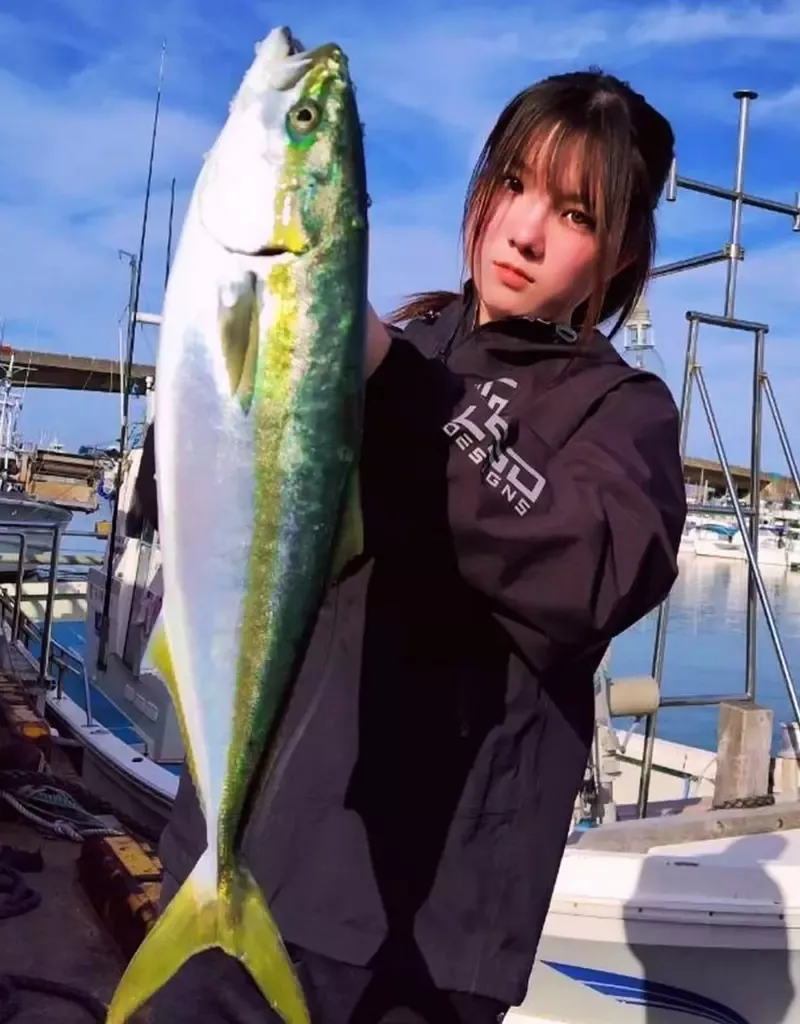 以为是男孩结果是钓鱼美少女的《aoi酱》6年前后的对比照获得160万网友的惊叹