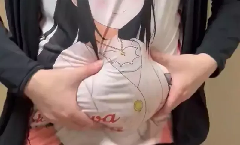 网友分享关于揉胸的看法 尊重他人身体自主权的重要性引起网友共鸣