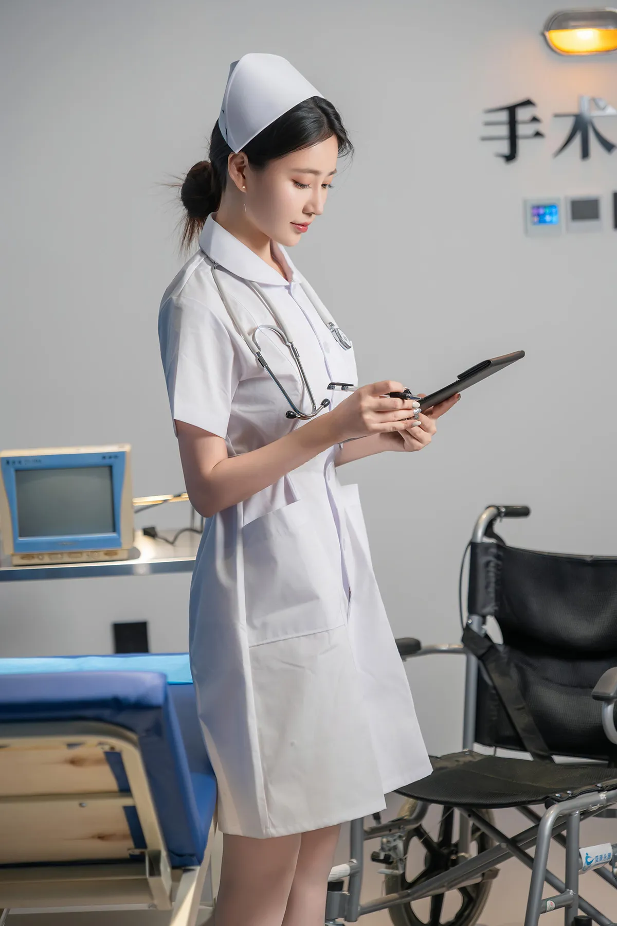 年年Nnian – 护士长の秘密