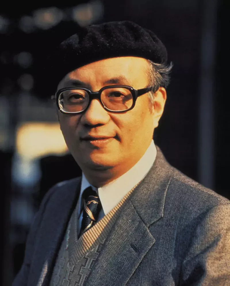 《漫画家冈本伦》好奇漫画家的贝雷帽哪来的？难道不是自动长出来的吗？