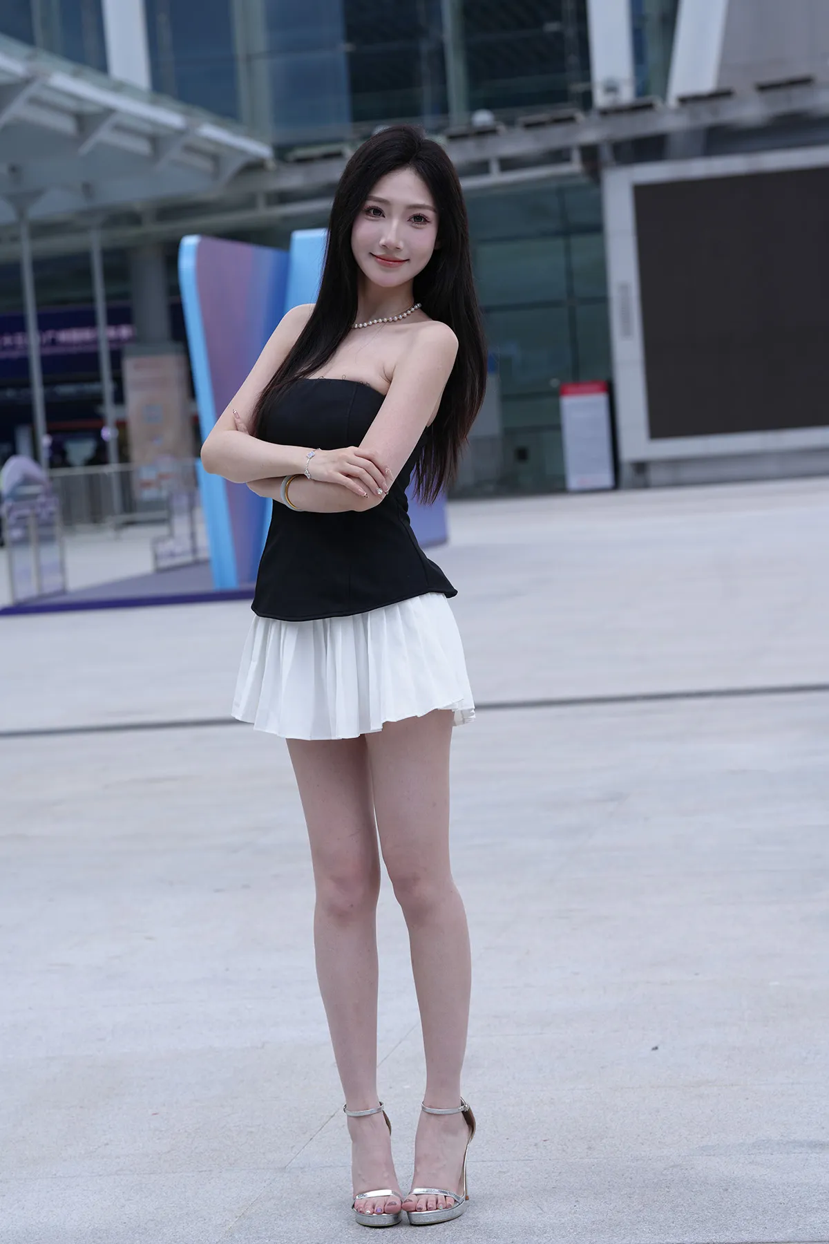 黑白搭配小瑞瑞