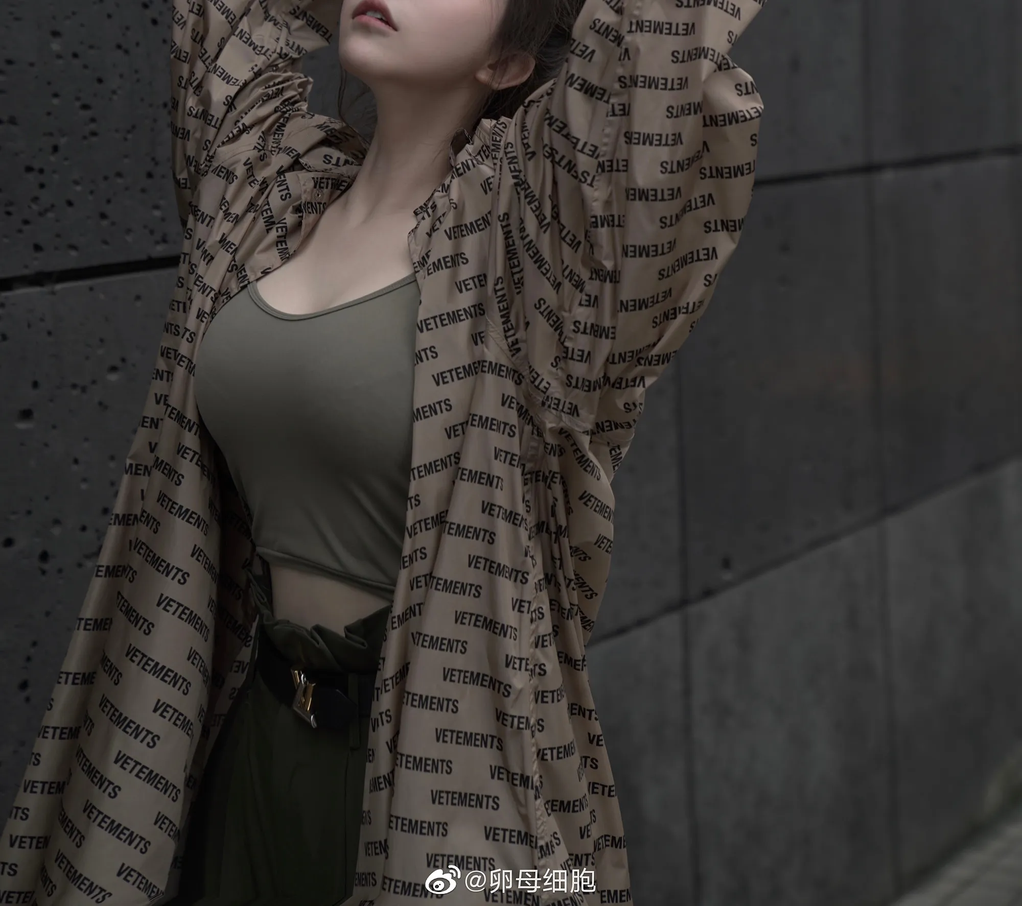 7a60ffc4ly1g2e0bjygxkj222m1u71ji_04_10_2026