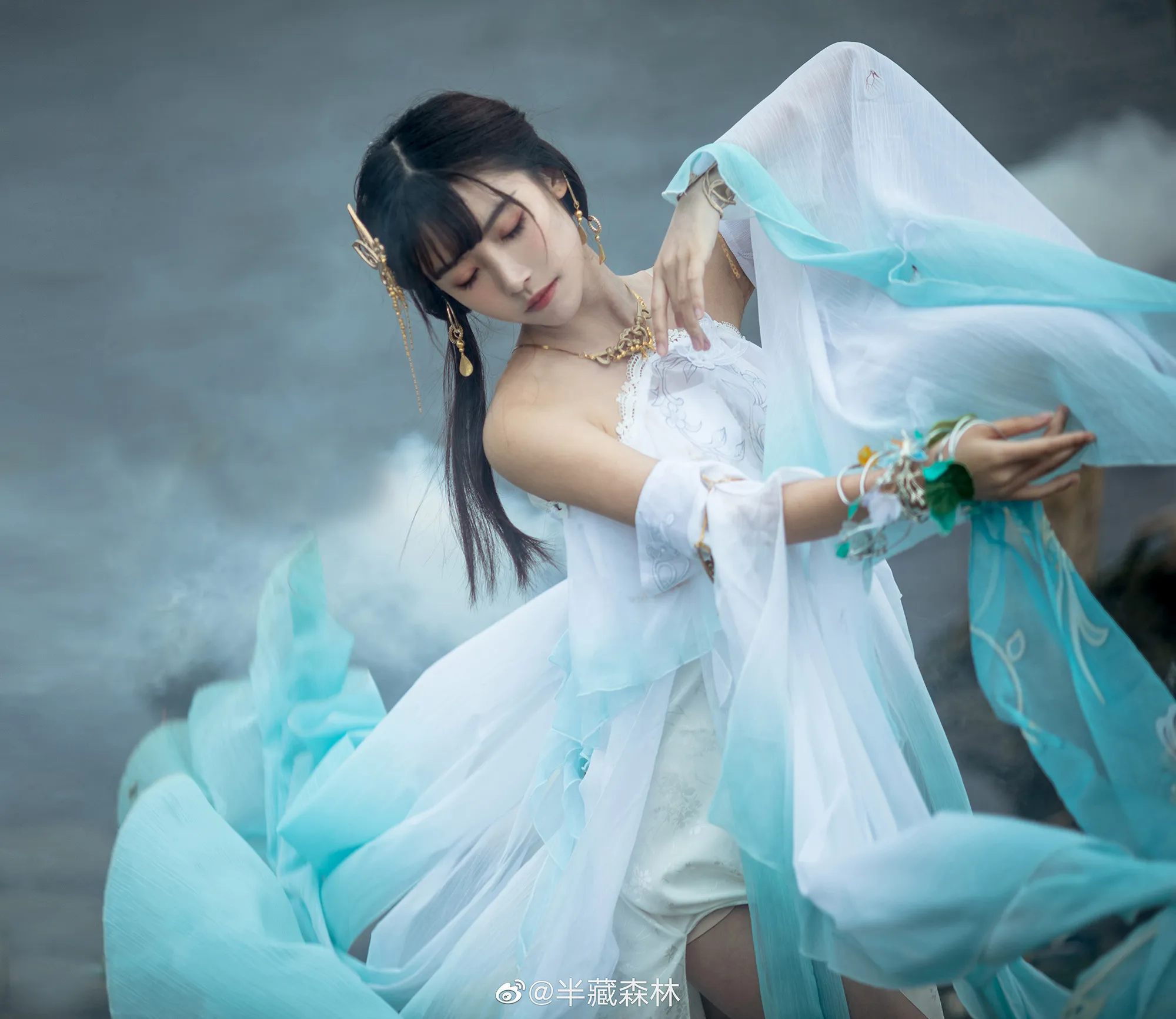 身无彩凤双飞翼，心有灵犀一点通