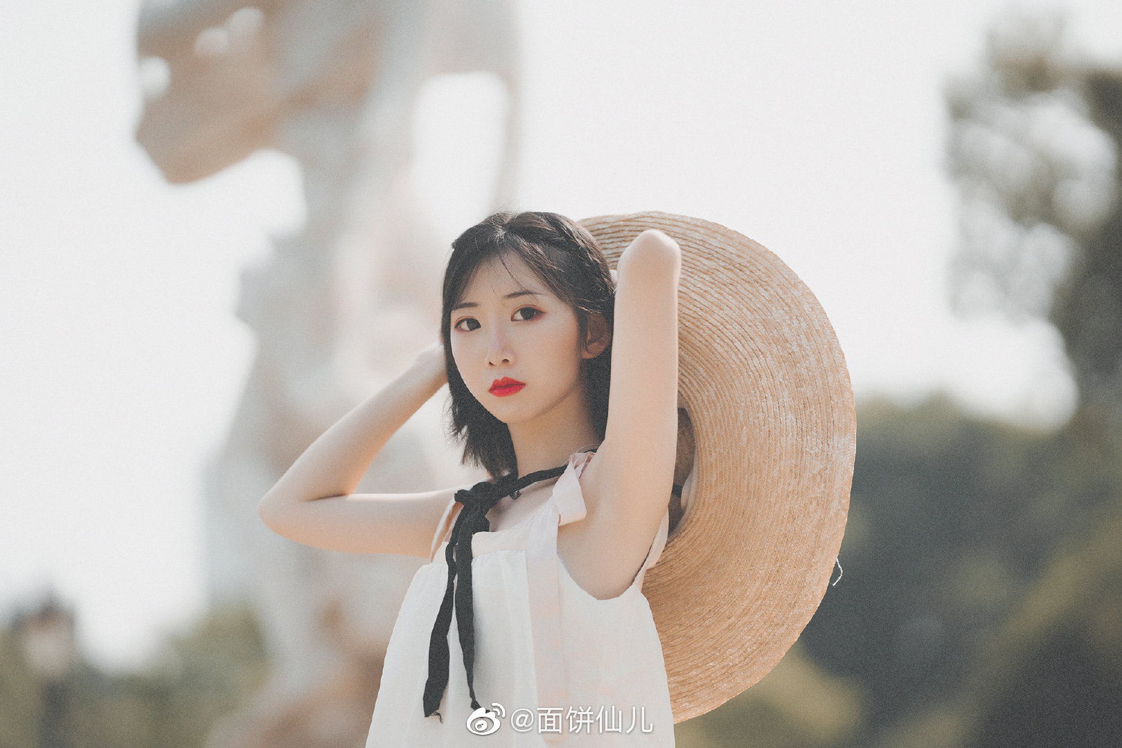 这背真好看，有空一起去拔罐