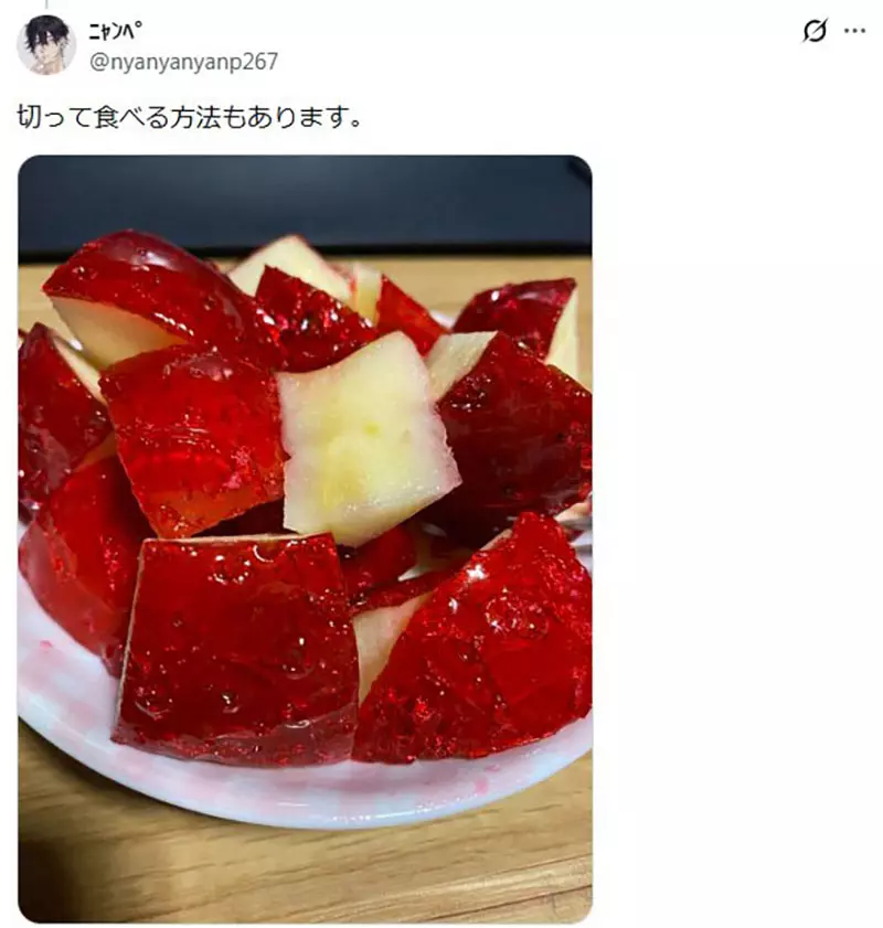 日本夏日祭典常见的《苹果糖》韩国网友好奇到底应该怎么吃？