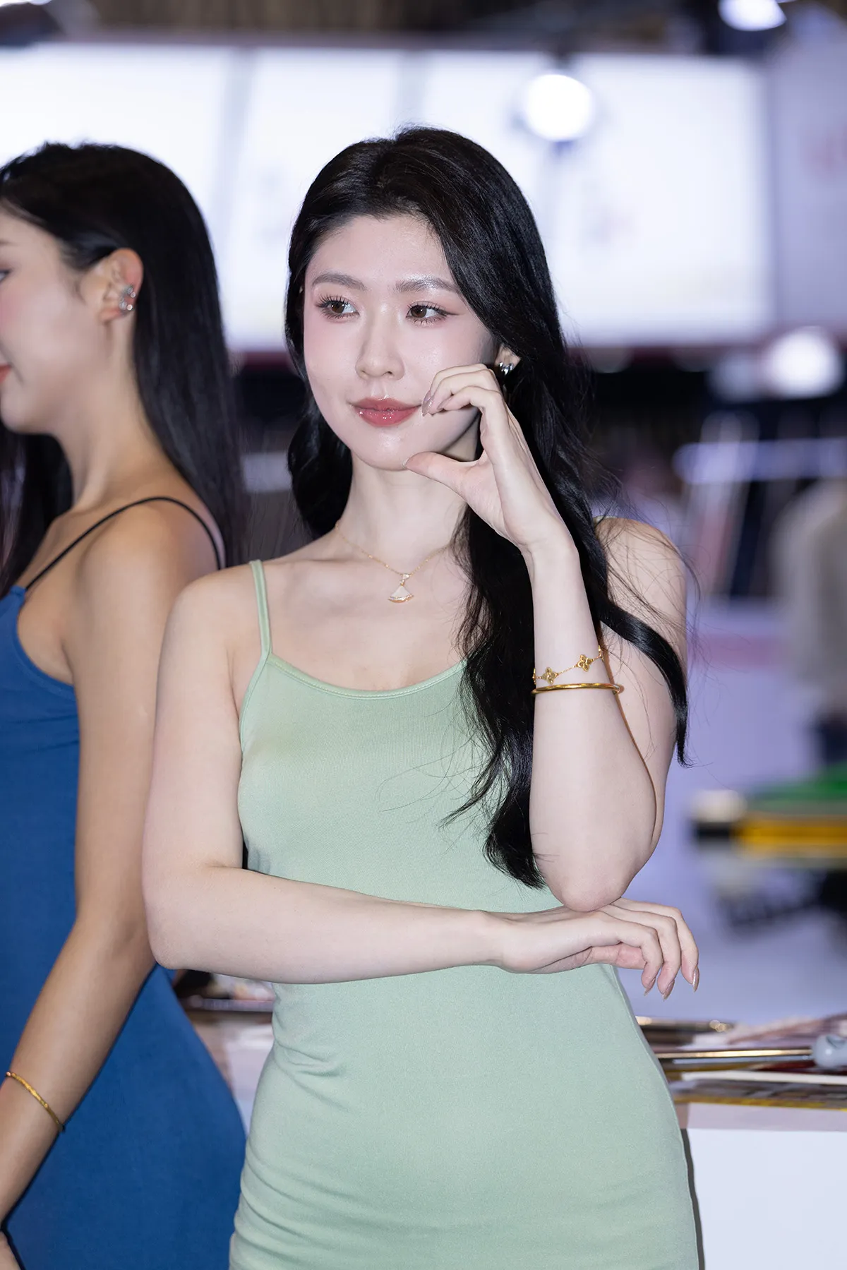 [弦子] 绿色吊带裙