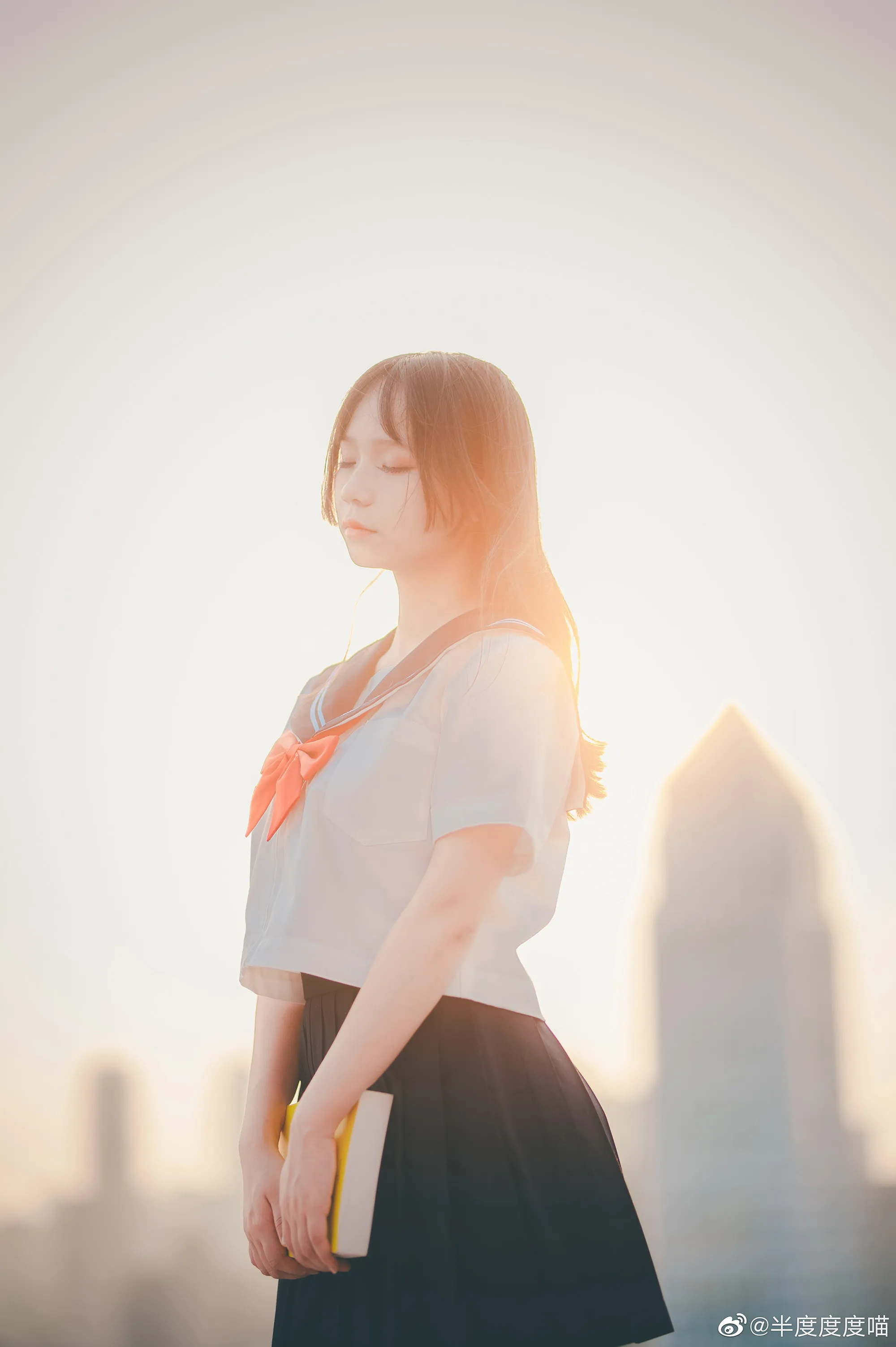 005SxYtQgy1g7l4dpkc71j333s4o0kjo_06_05_2026