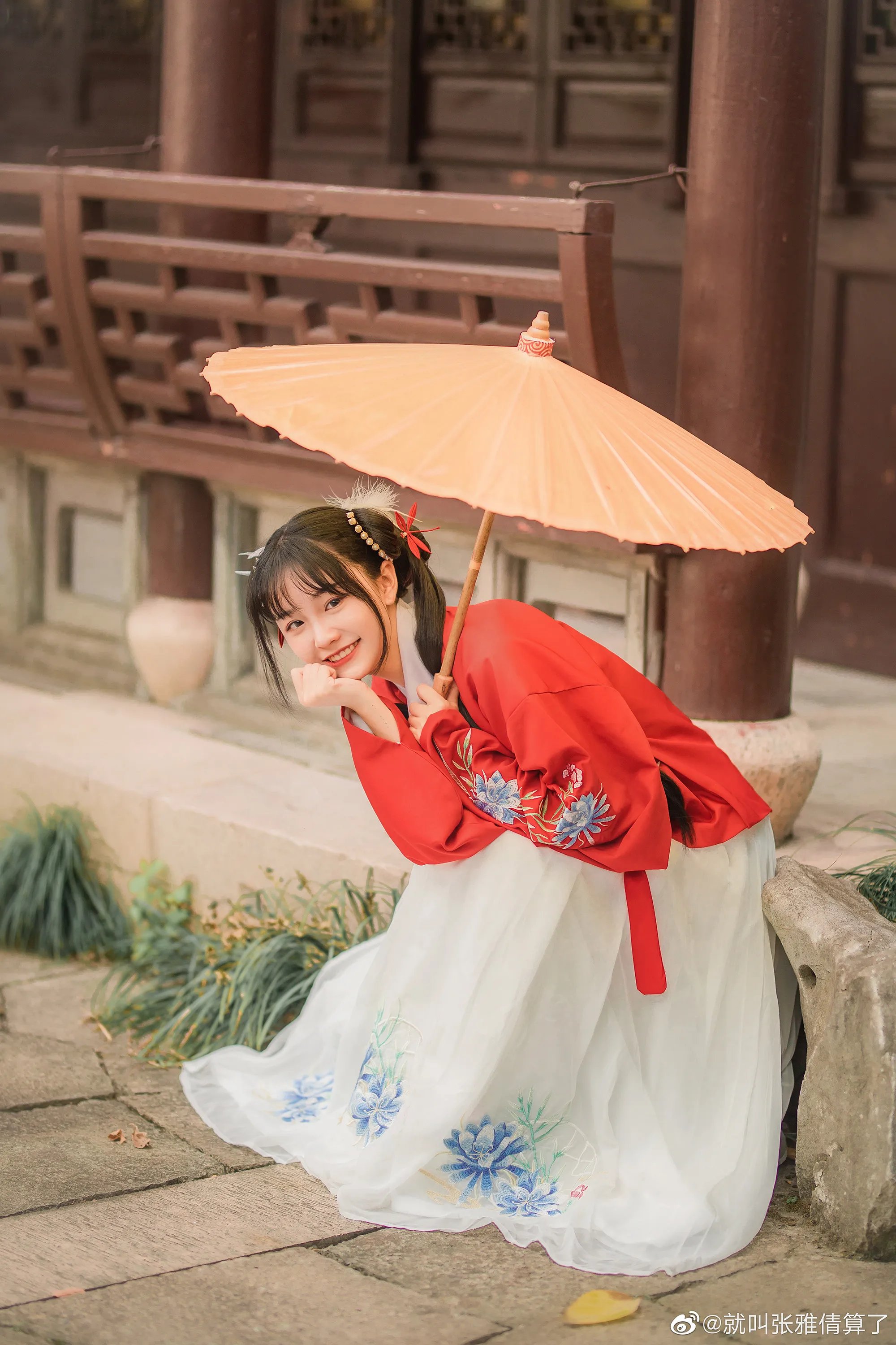 夜坠无花语，道凉静女憩