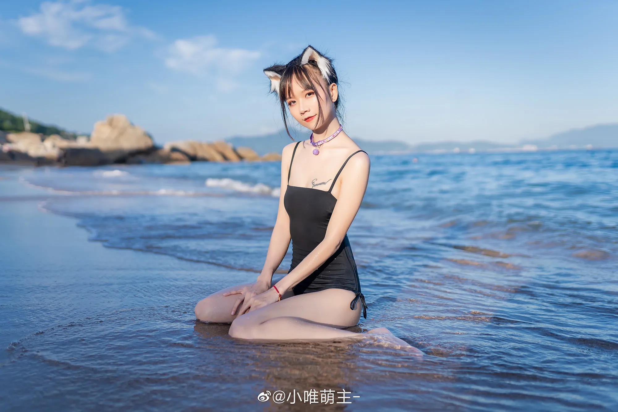 她是我琢磨不透的小猫 时而温柔 时而冷淡