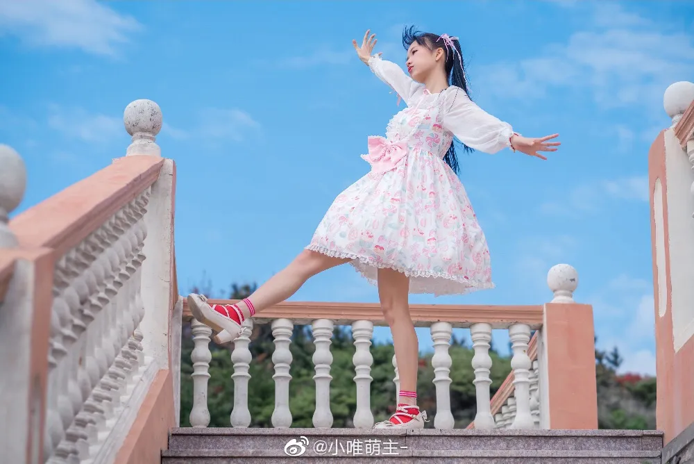 我怀揣着满心欢喜，在这里与你相遇。
