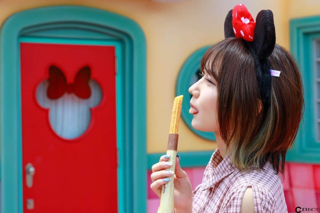 俏皮短发萌妹「カワイレナ」无辜表情如小动物般惹人疼爱 水汪大眼电力超过十万伏特