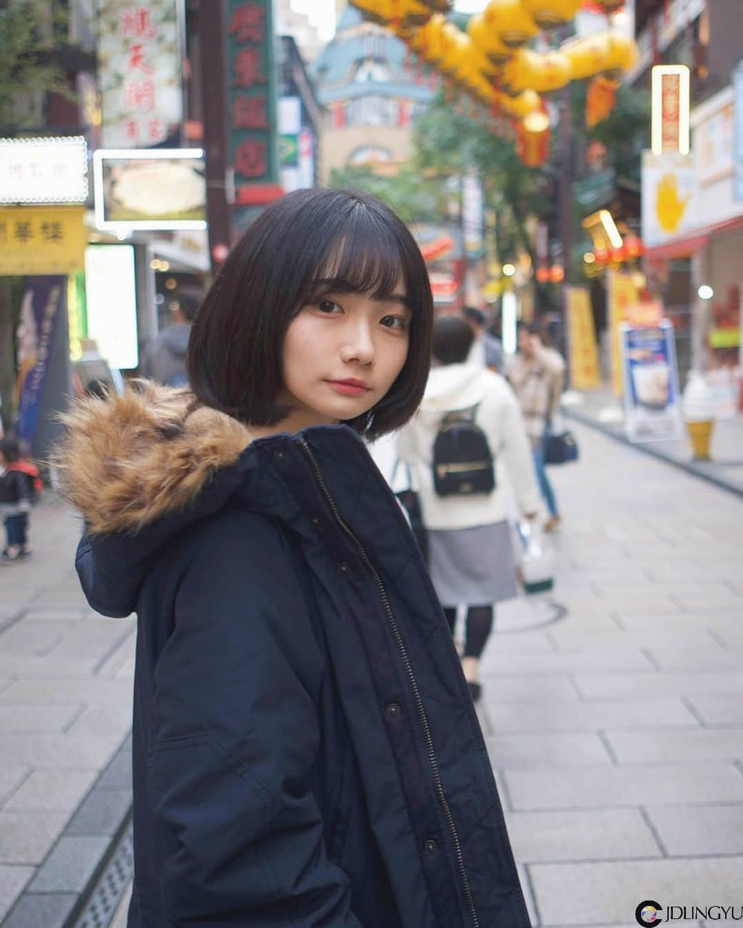 俏皮短发萌妹「カワイレナ」无辜表情如小动物般惹人疼爱　水汪大眼电力超过十万伏特