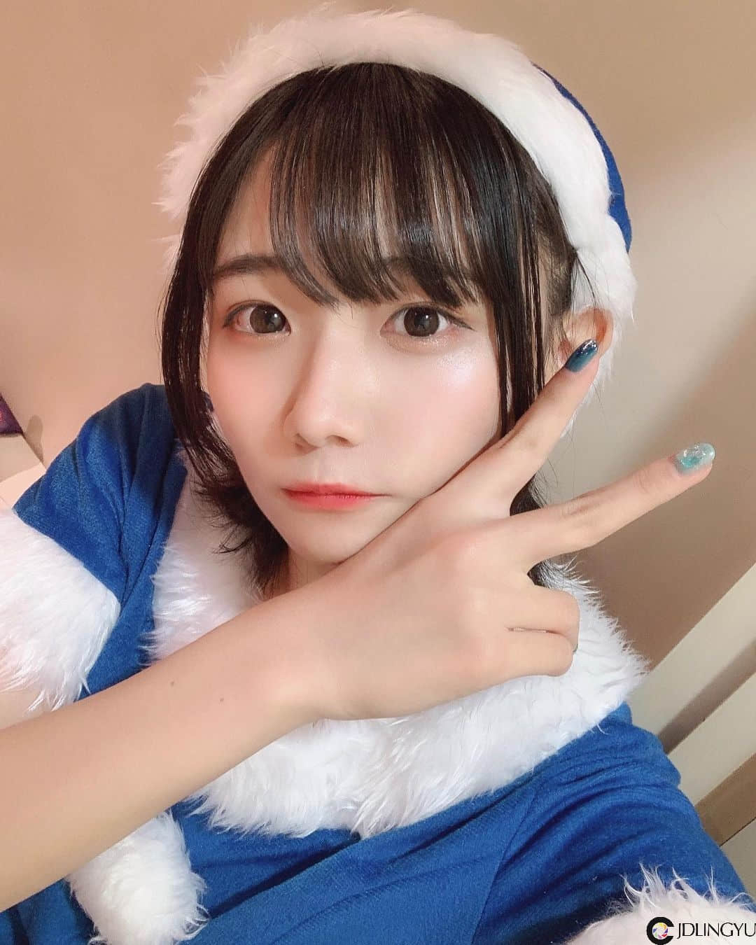 俏皮短发萌妹「カワイレナ」无辜表情如小动物般惹人疼爱　水汪大眼电力超过十万伏特