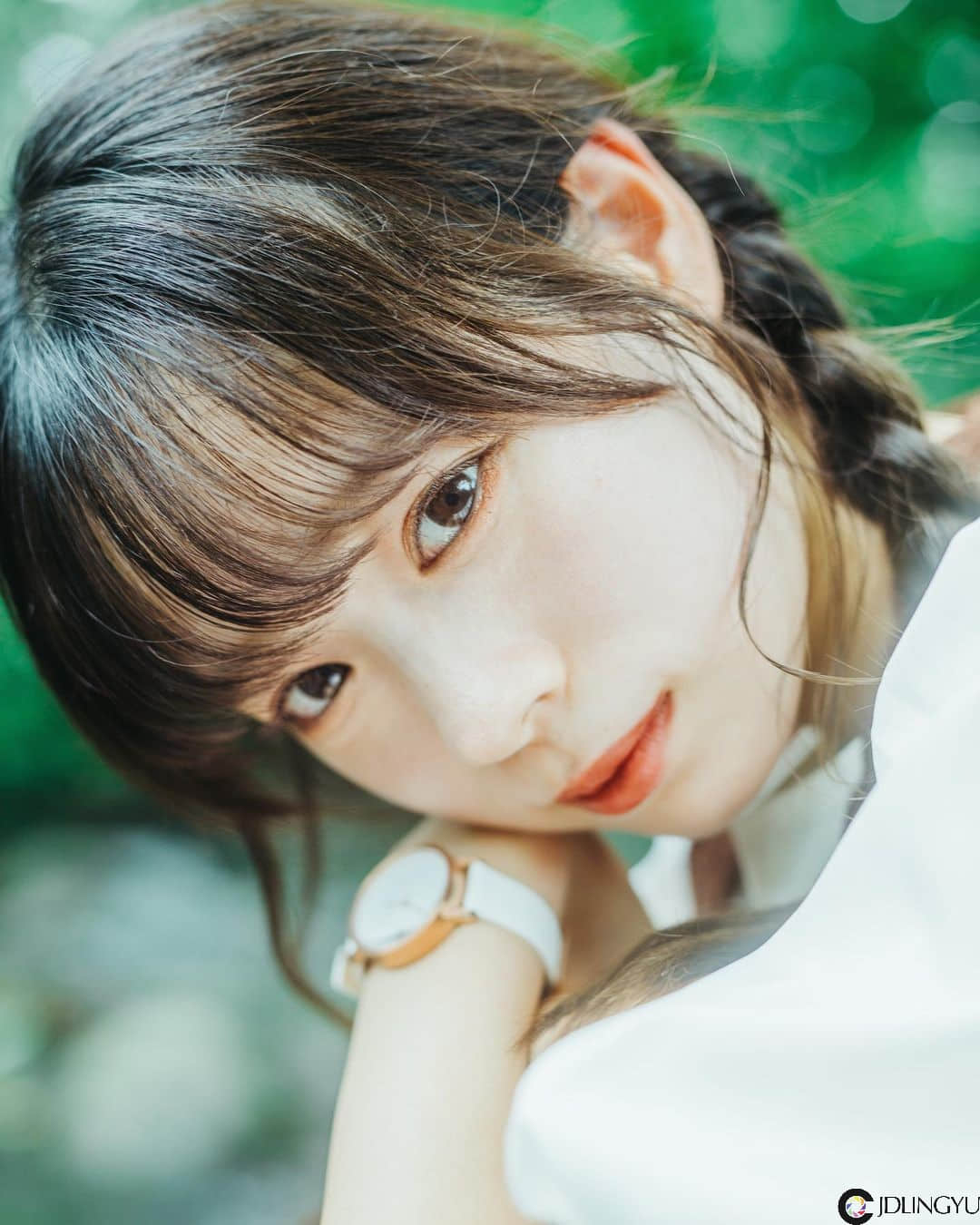 气质文青女神“サラ”微厌世眼神感觉超梦幻　清新脱俗“空灵气质”仿若仙女下凡