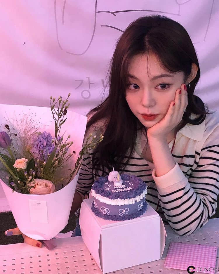 韩国网络模特《@seon_uoo》琉璃般瞳孔标志五官令人称羡！