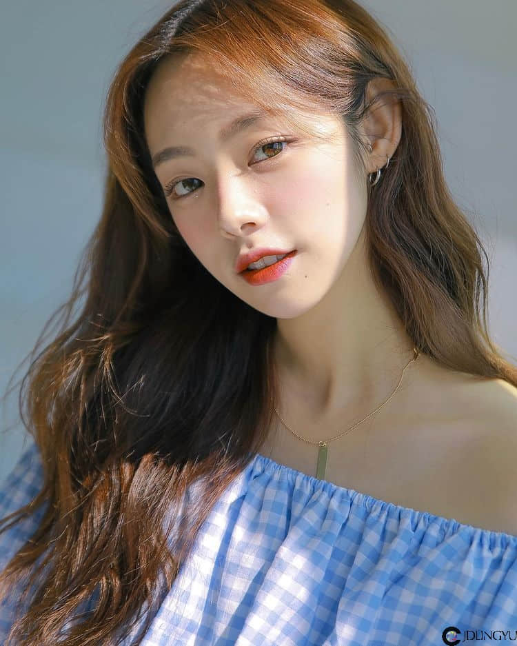 韩国网络模特《@seon_uoo》琉璃般瞳孔标志五官令人称羡！