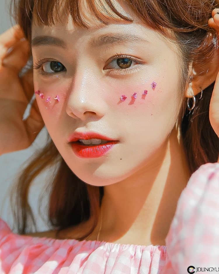 韩国网络模特《@seon_uoo》琉璃般瞳孔标志五官令人称羡！