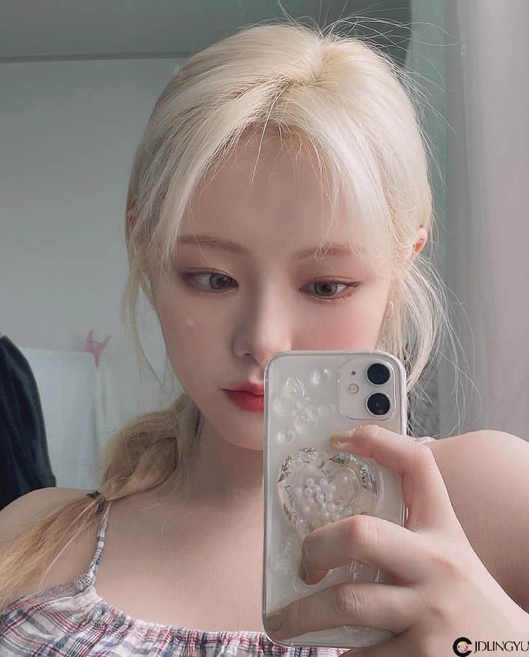 韩国网络模特《@seon_uoo》琉璃般瞳孔标志五官令人称羡！