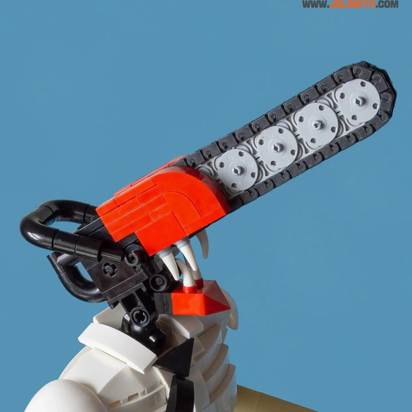 神人用乐高拼出《链锯人》淀治，模型合上背景神还原漫画封面！